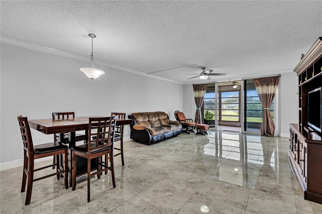 No 18 Palm-Aire Country C - Residential Lease