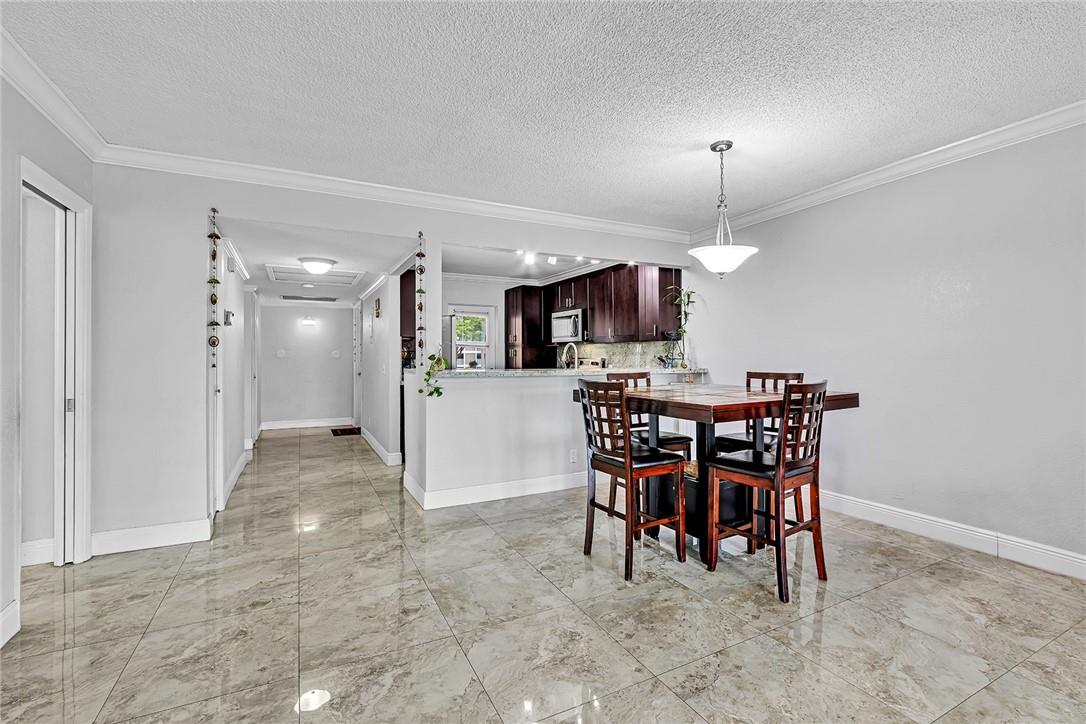 No 18 Palm-Aire Country C - Residential Lease