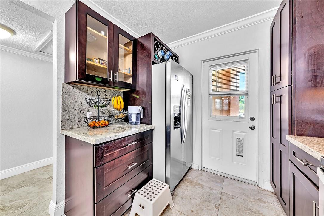 No 18 Palm-Aire Country C - Residential Lease