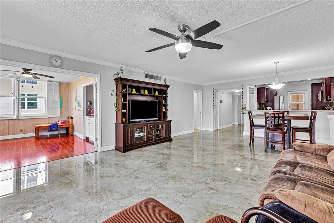 No 18 Palm-Aire Country C - Residential Lease