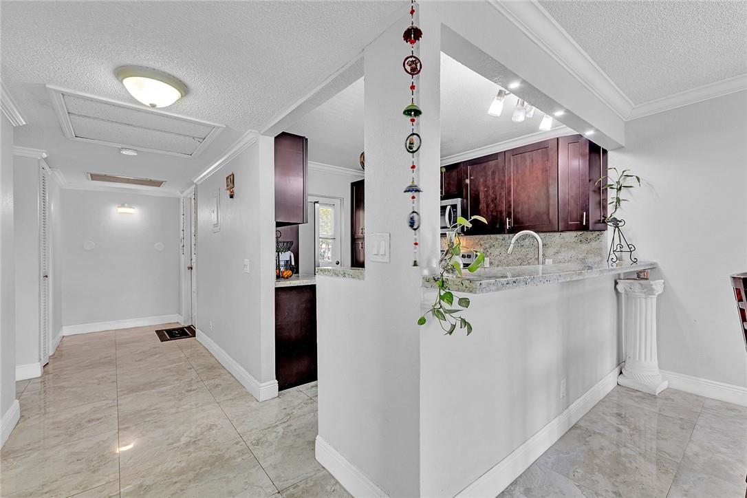 No 18 Palm-Aire Country C - Residential Lease