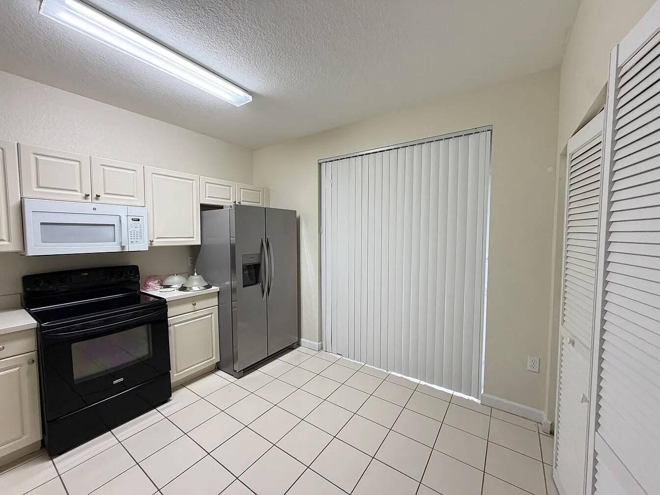 4116 NAPOLI LAKE Drive 4116