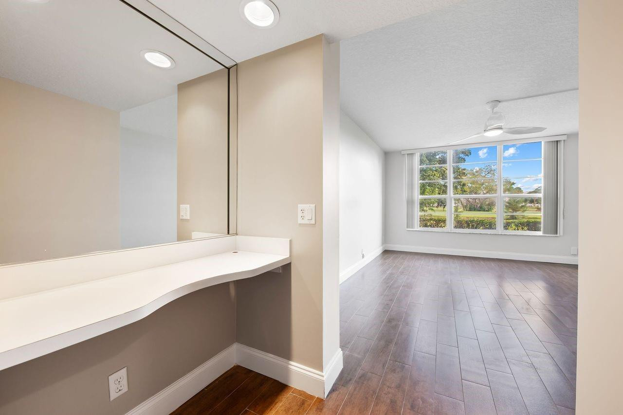 No 30 Palm-Aire Country C - Residential Lease