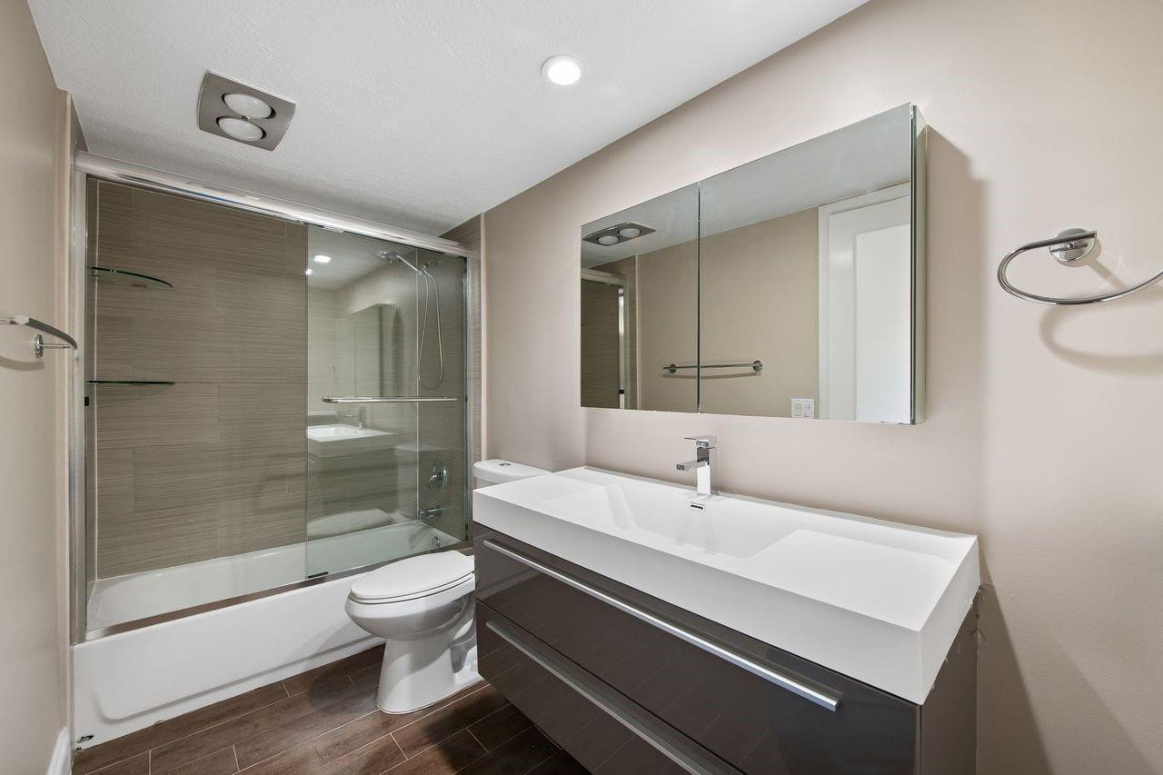 No 30 Palm-Aire Country C - Residential Lease