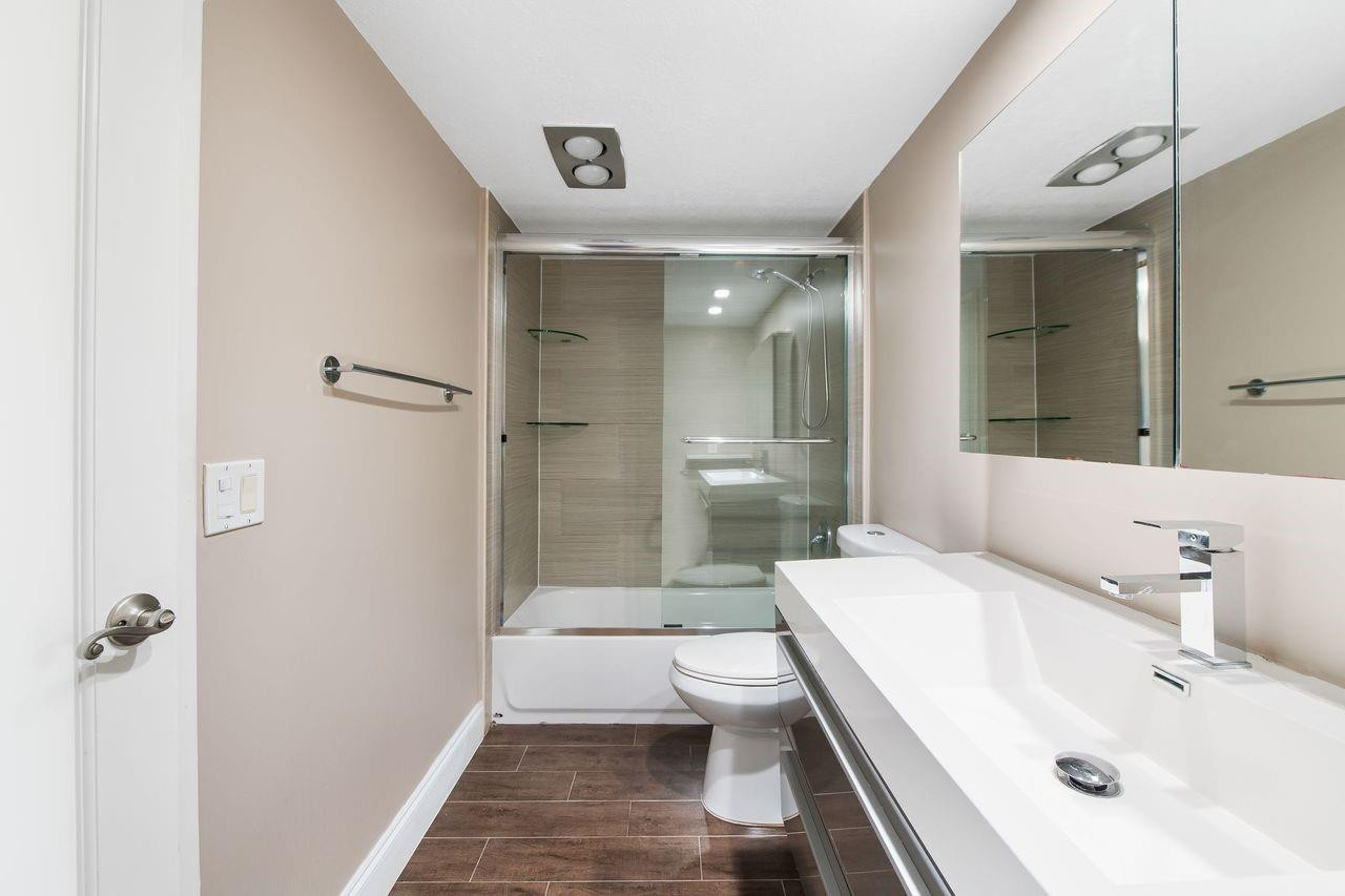 No 30 Palm-Aire Country C - Residential Lease