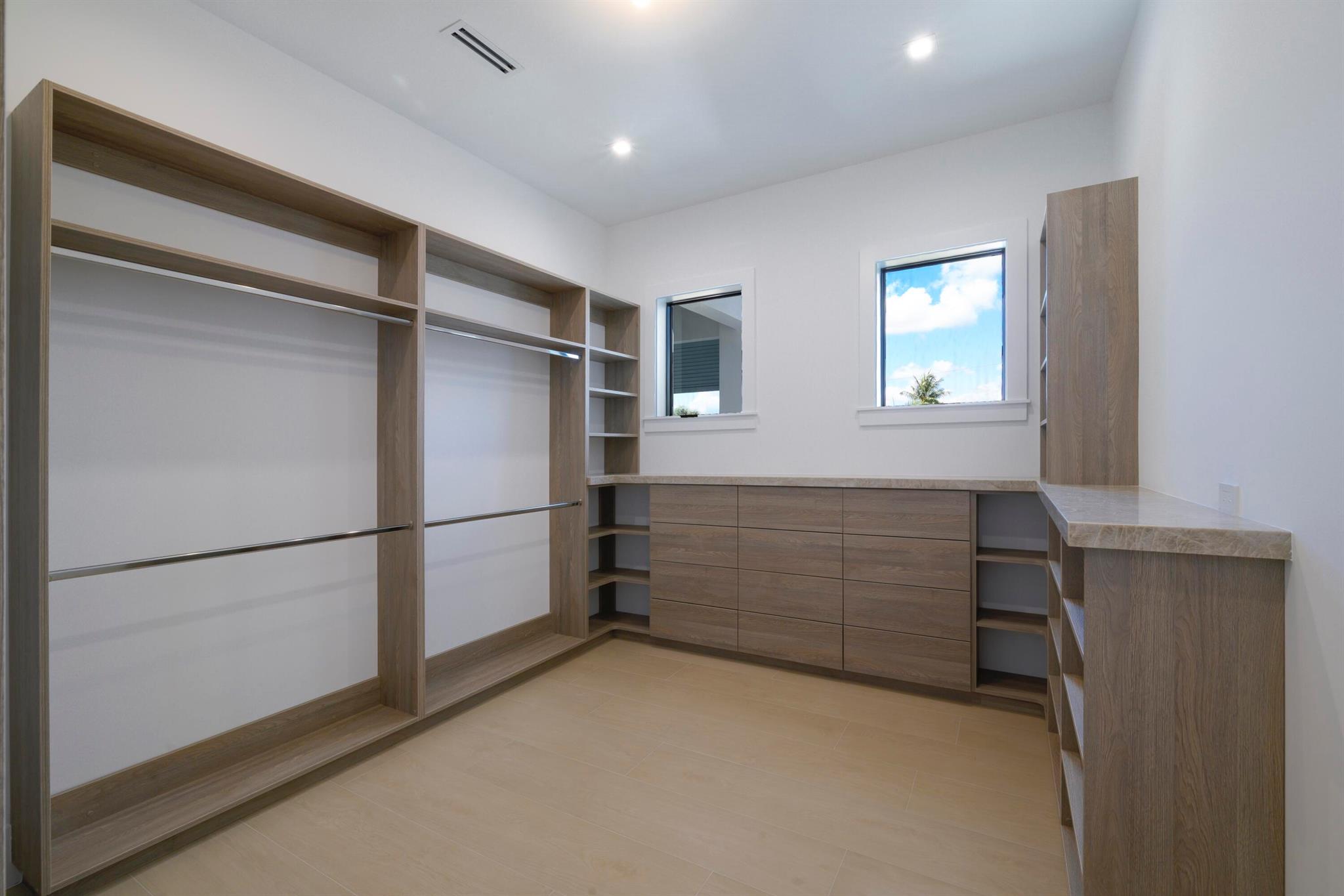 NORTH PALM BEACH VILLAGE - Residential