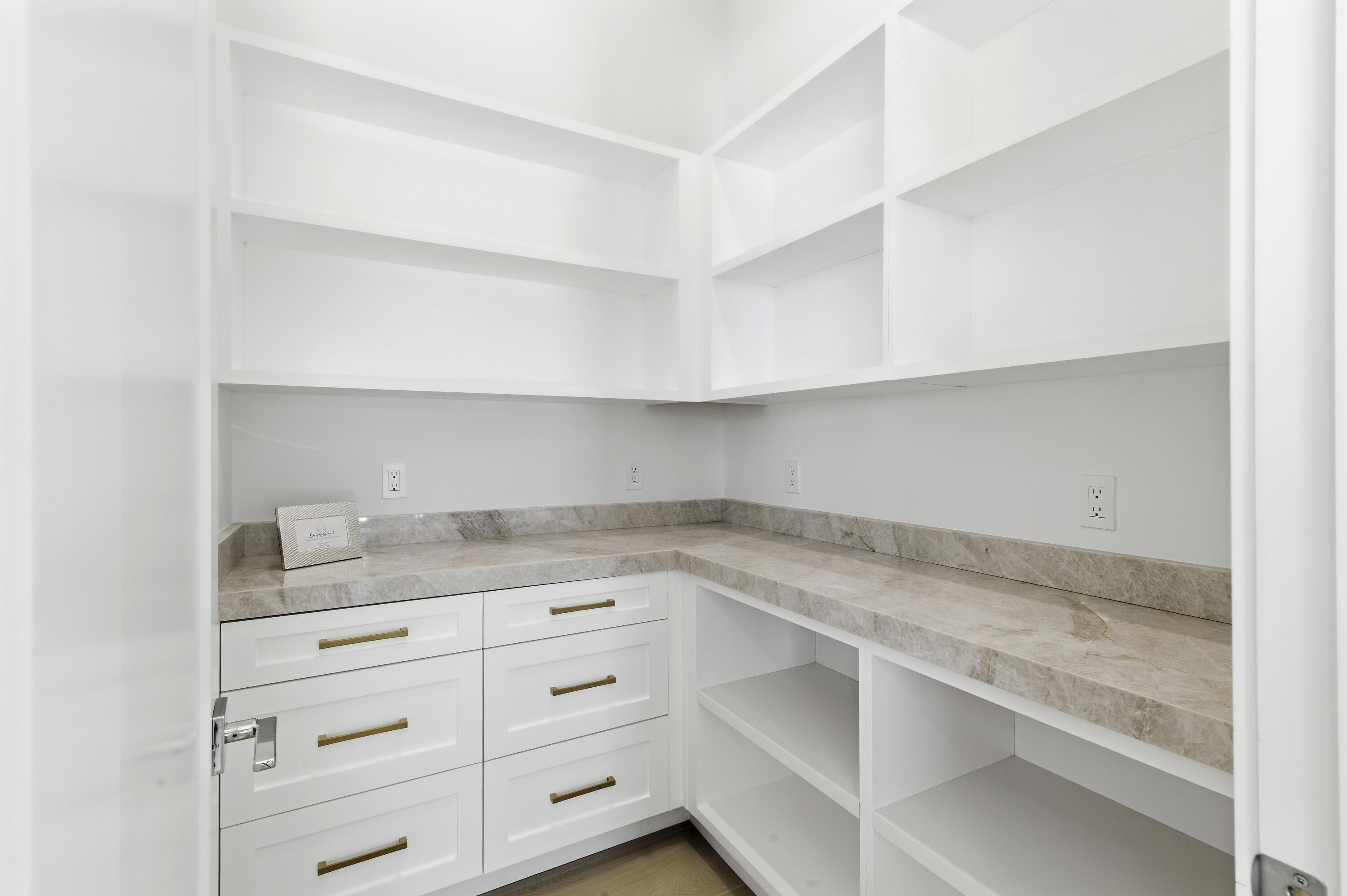 NORTH PALM BEACH VILLAGE OF 6 - Residential