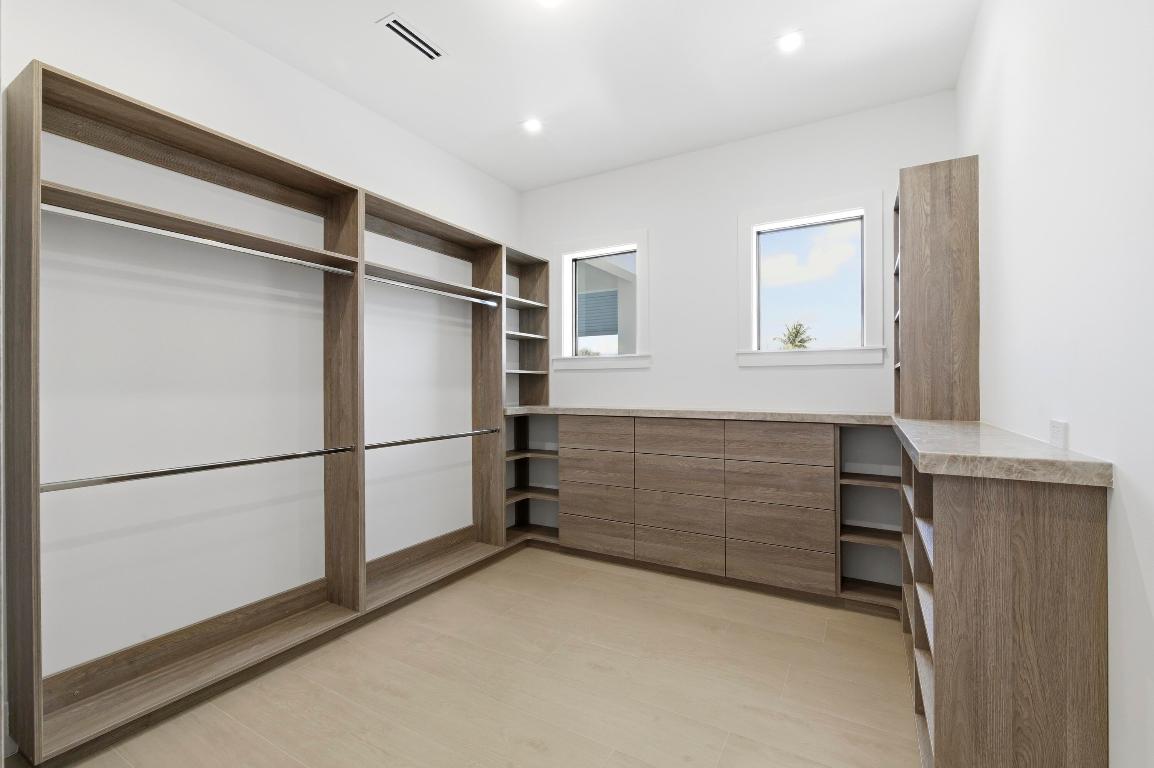 NORTH PALM BEACH VILLAGE OF 6 - Residential