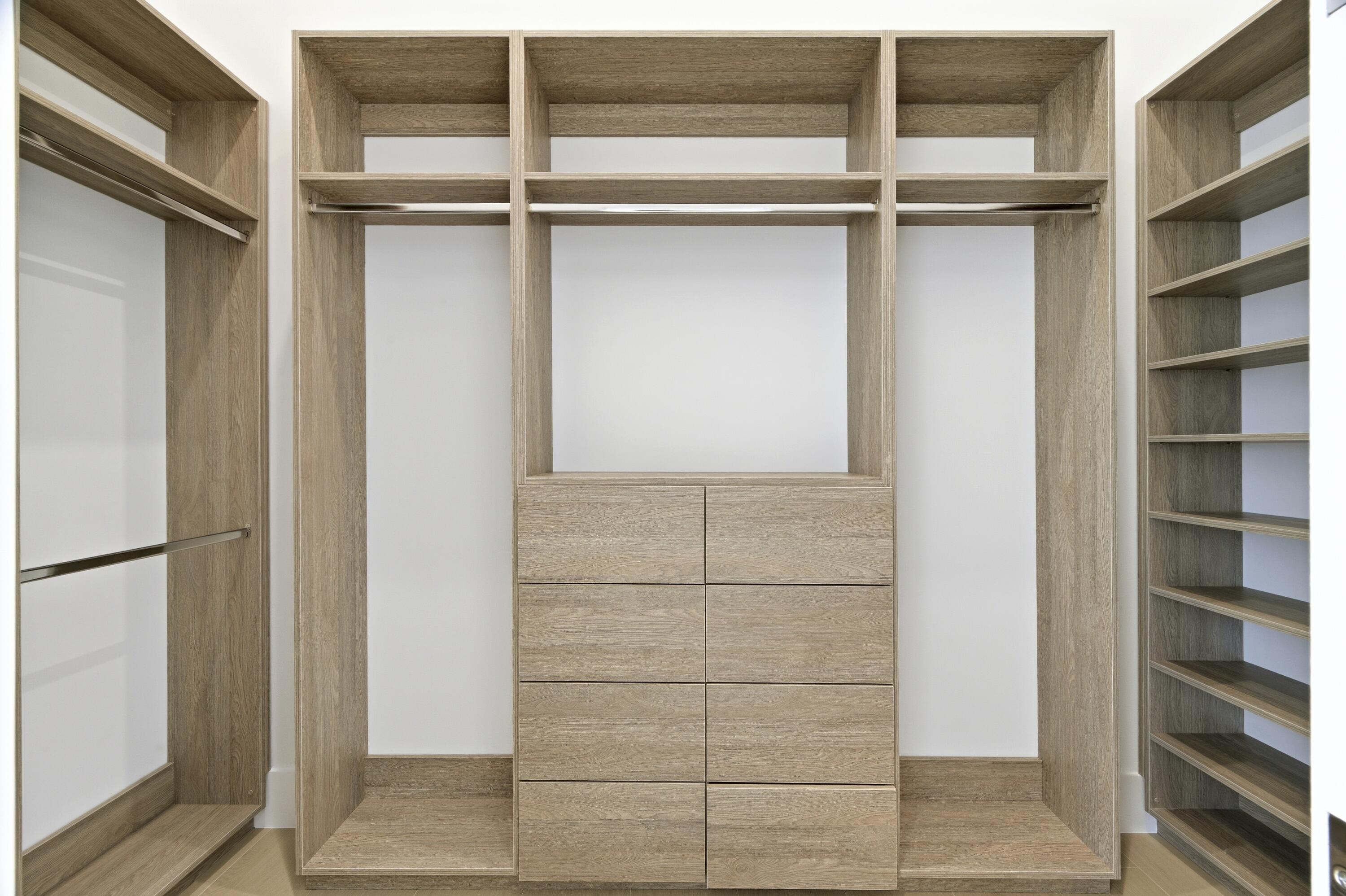 NORTH PALM BEACH VILLAGE OF 6 - Residential