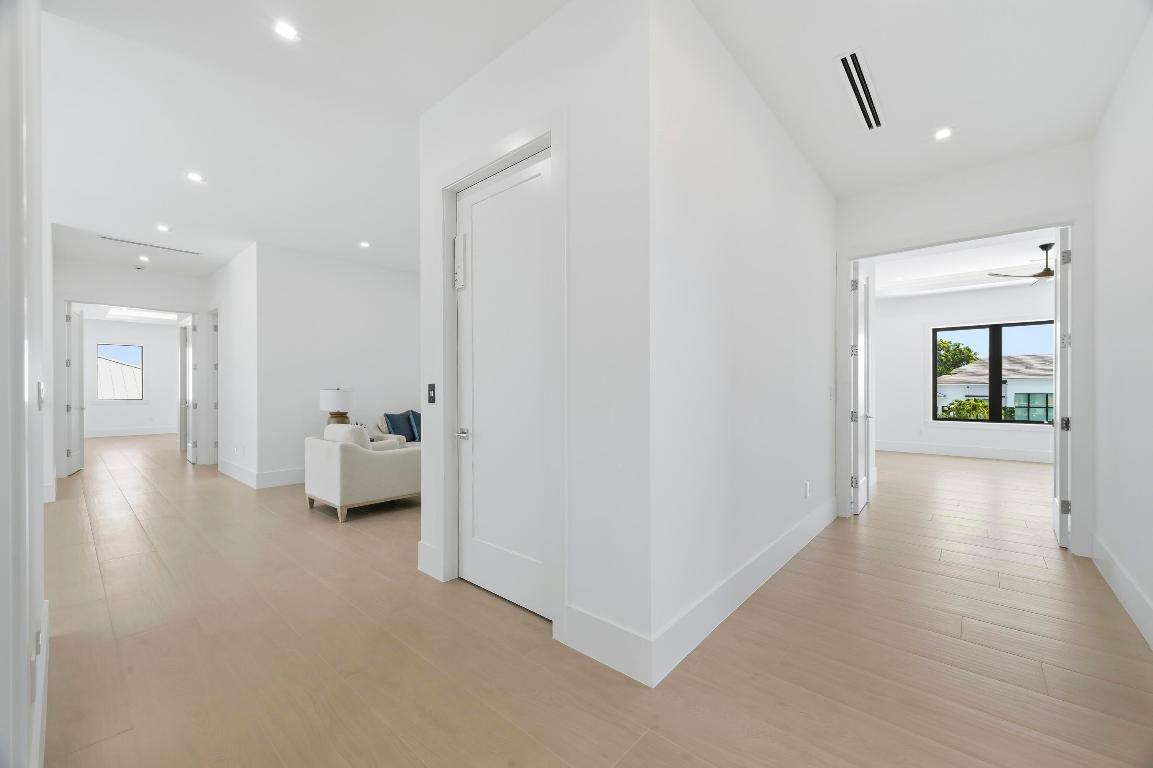 NORTH PALM BEACH VILLAGE OF 6 - Residential