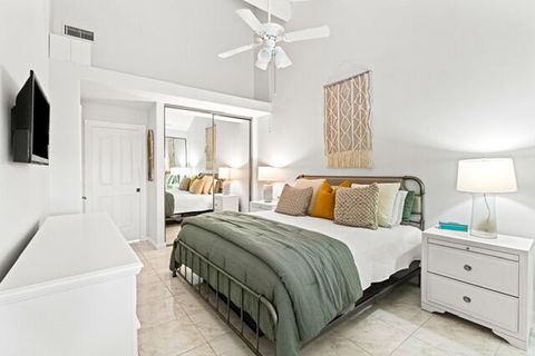 Tiny photo for 8104 Oakton Court #4b, Lake Clarke Shores, FL 33406 (MLS # B26043979)