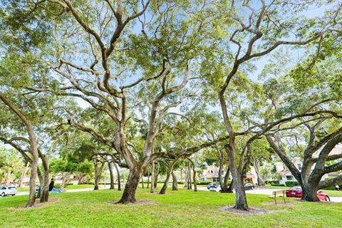 Tiny photo for 8104 Oakton Court #4b, Lake Clarke Shores, FL 33406 (MLS # B26043979)