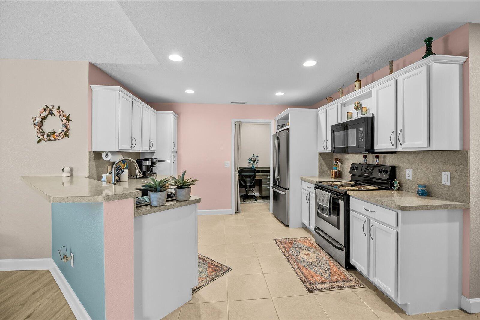 SPANISH LAKES FAIRWAYS LEASEHOLD ESTATES - Residential