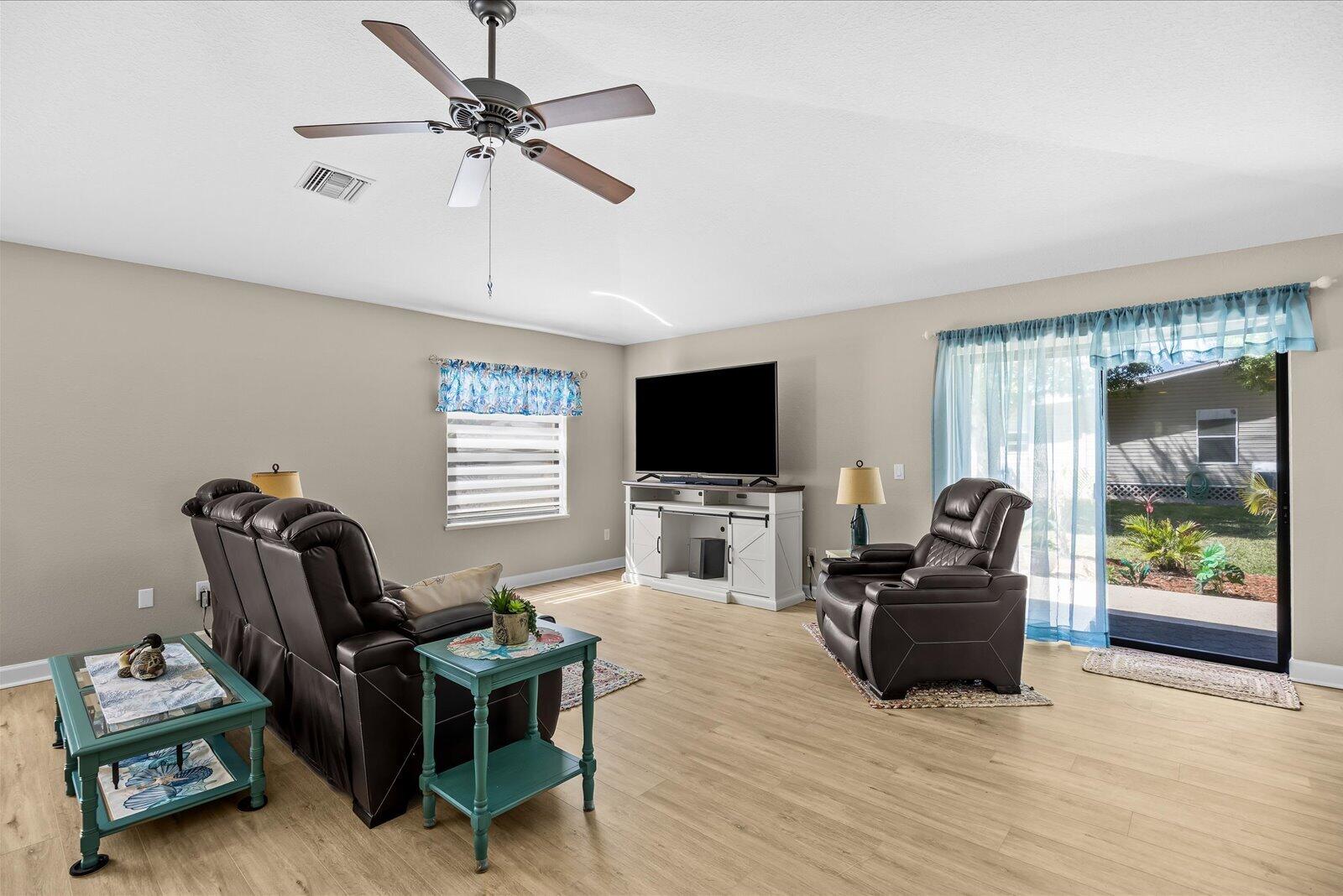 SPANISH LAKES FAIRWAYS LEASEHOLD ESTATES - Residential