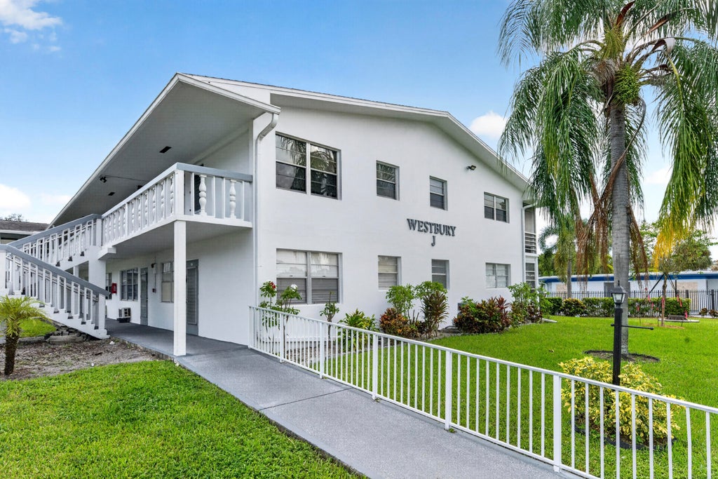 Photo of 169 Westbury J #169, Deerfield Beach, FL 33442 (MLS # B26070112)