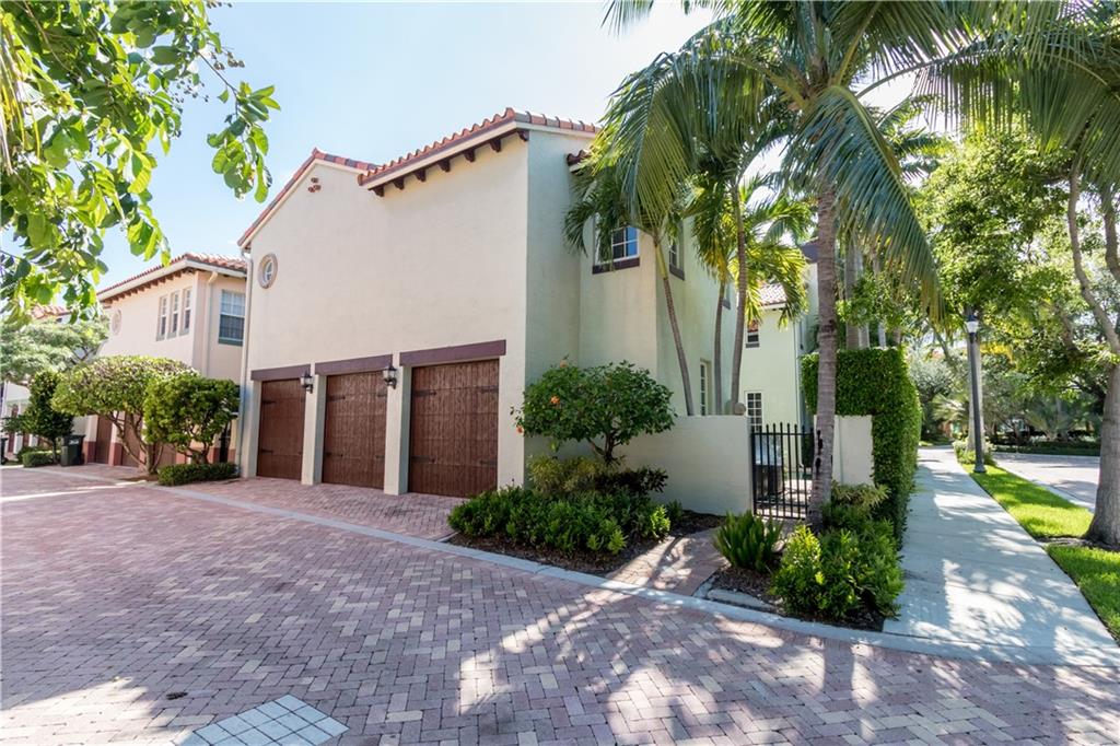 Old Palm Grove - Residential Lease