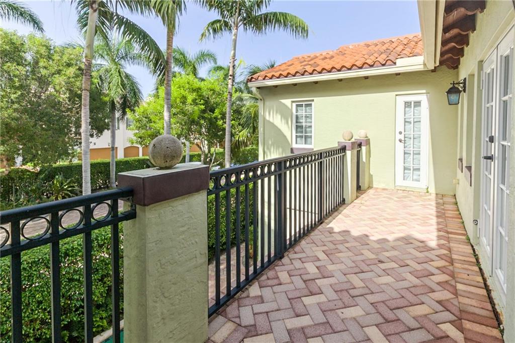 Old Palm Grove - Residential Lease