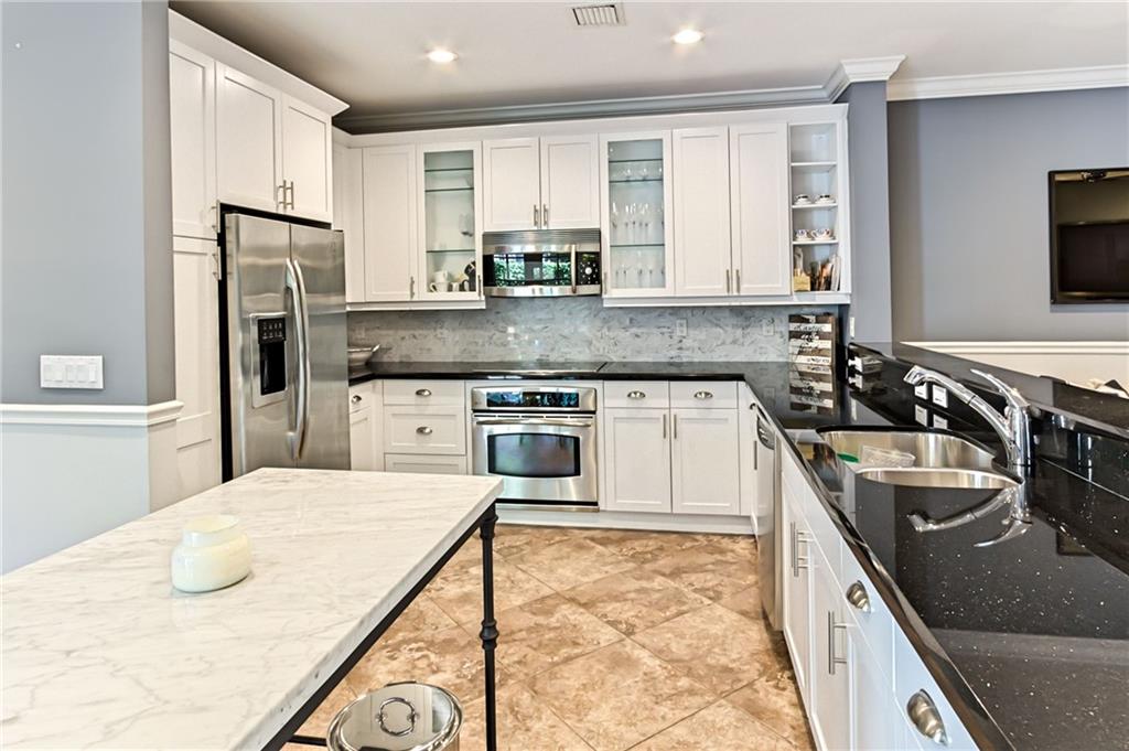 Old Palm Grove - Residential Lease