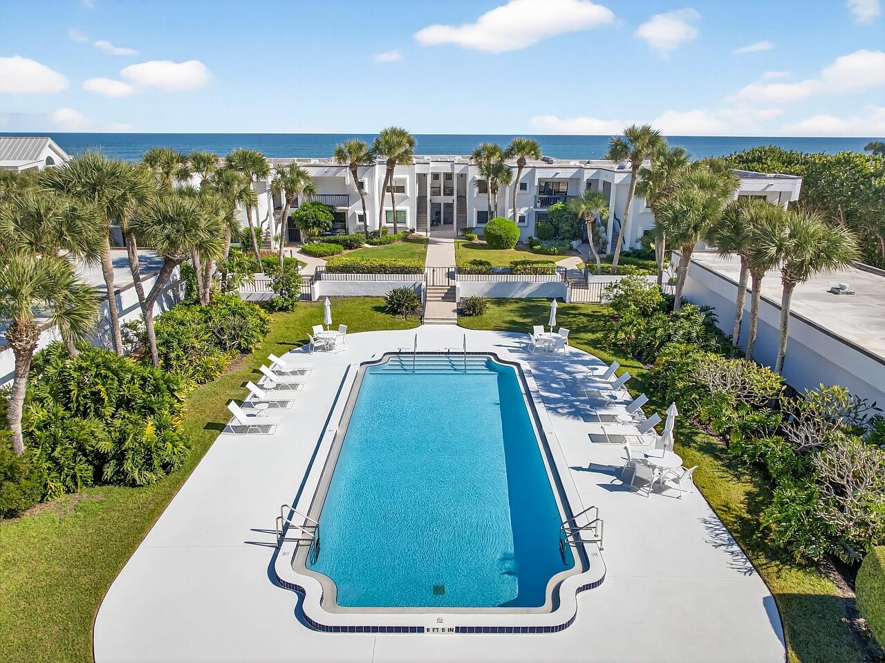 ''''''FOUNTAINS CONDO, THE'''''' - Residential