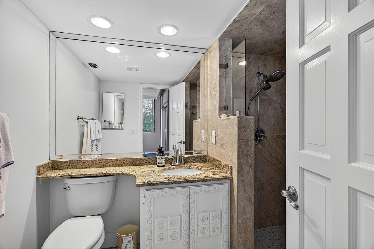 ''''''FOUNTAINS CONDO, THE'''''' - Residential