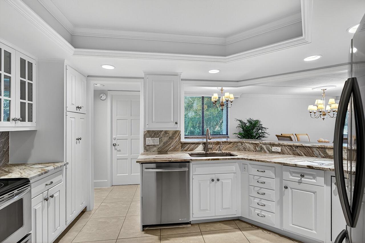 ''''''FOUNTAINS CONDO, TH - Residential