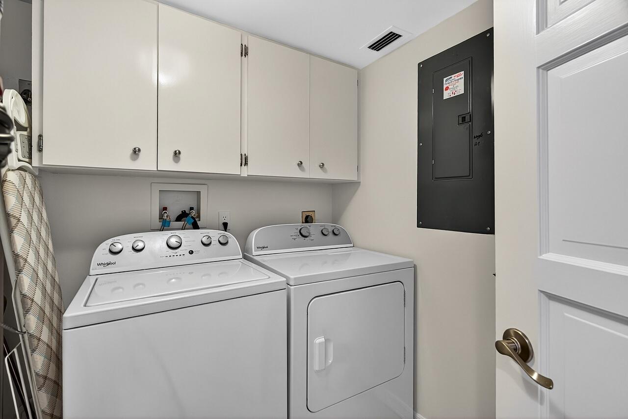 ''''''FOUNTAINS CONDO, THE'''''' - Residential