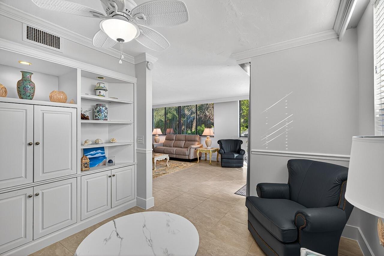 ''''''FOUNTAINS CONDO, THE'''''' - Residential