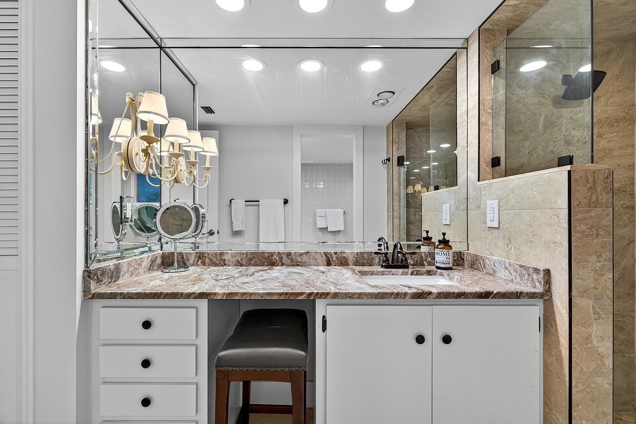 ''''''FOUNTAINS CONDO, THE'''''' - Residential