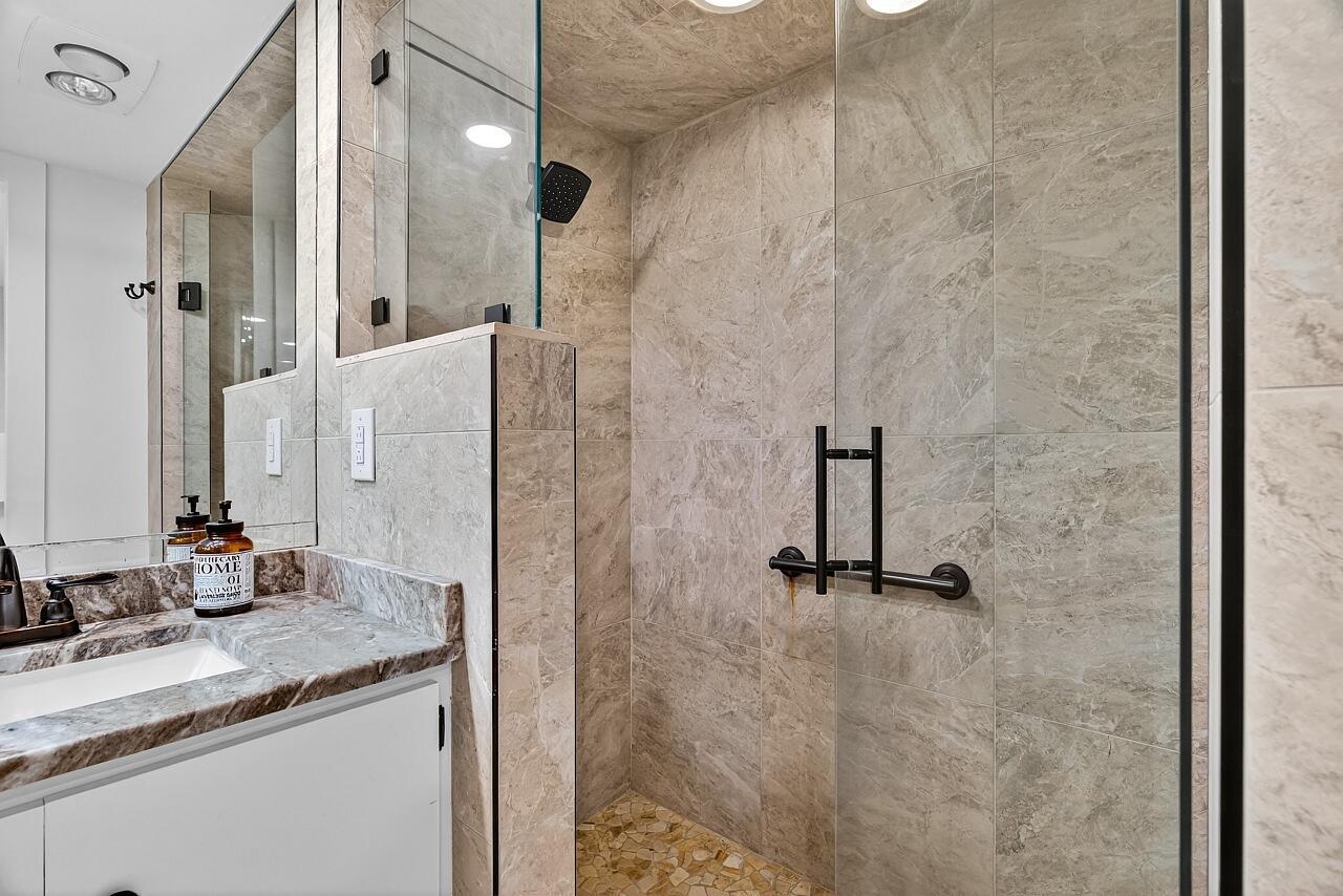 ''''''FOUNTAINS CONDO, TH - Residential