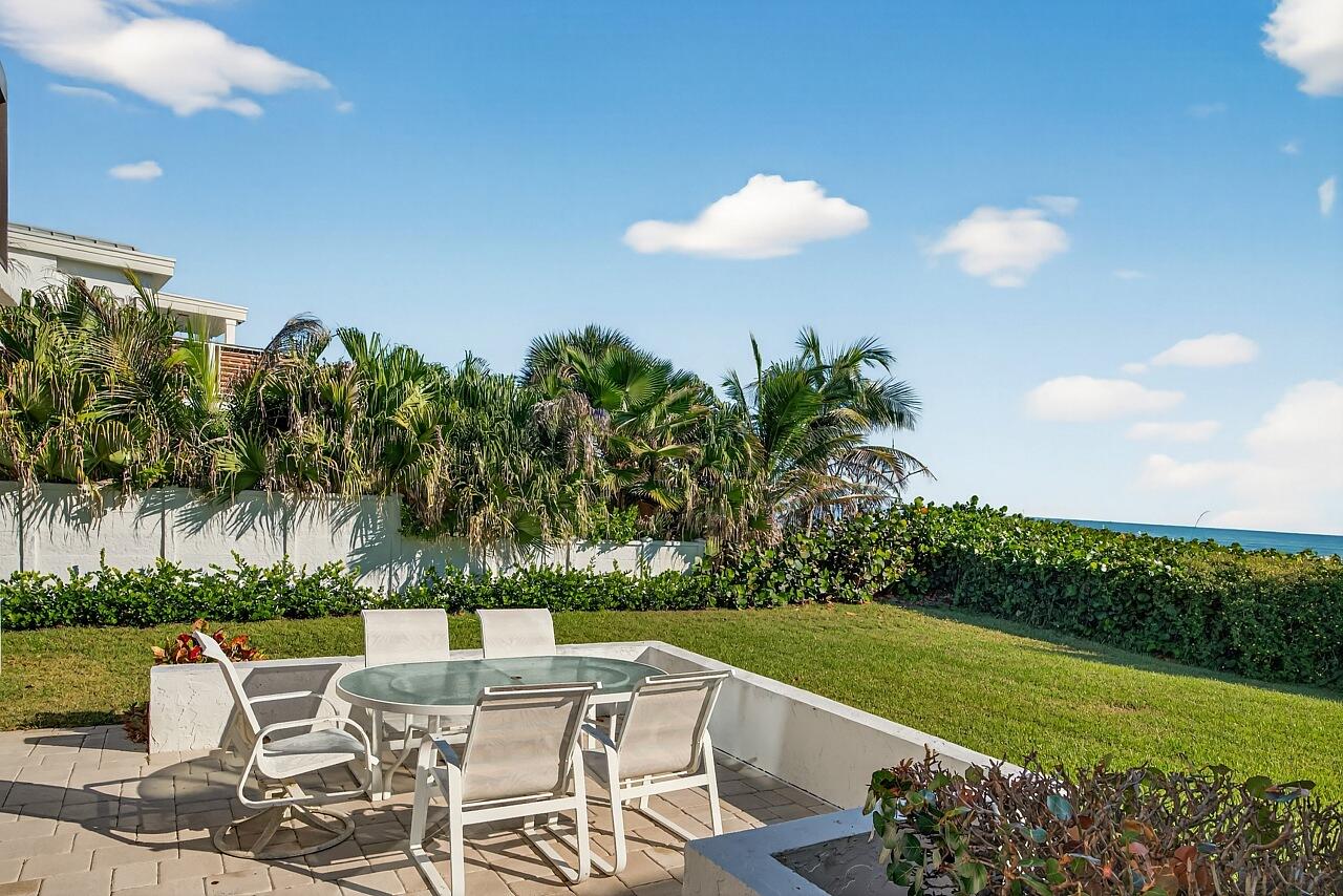 ''''''FOUNTAINS CONDO, THE'''''' - Residential