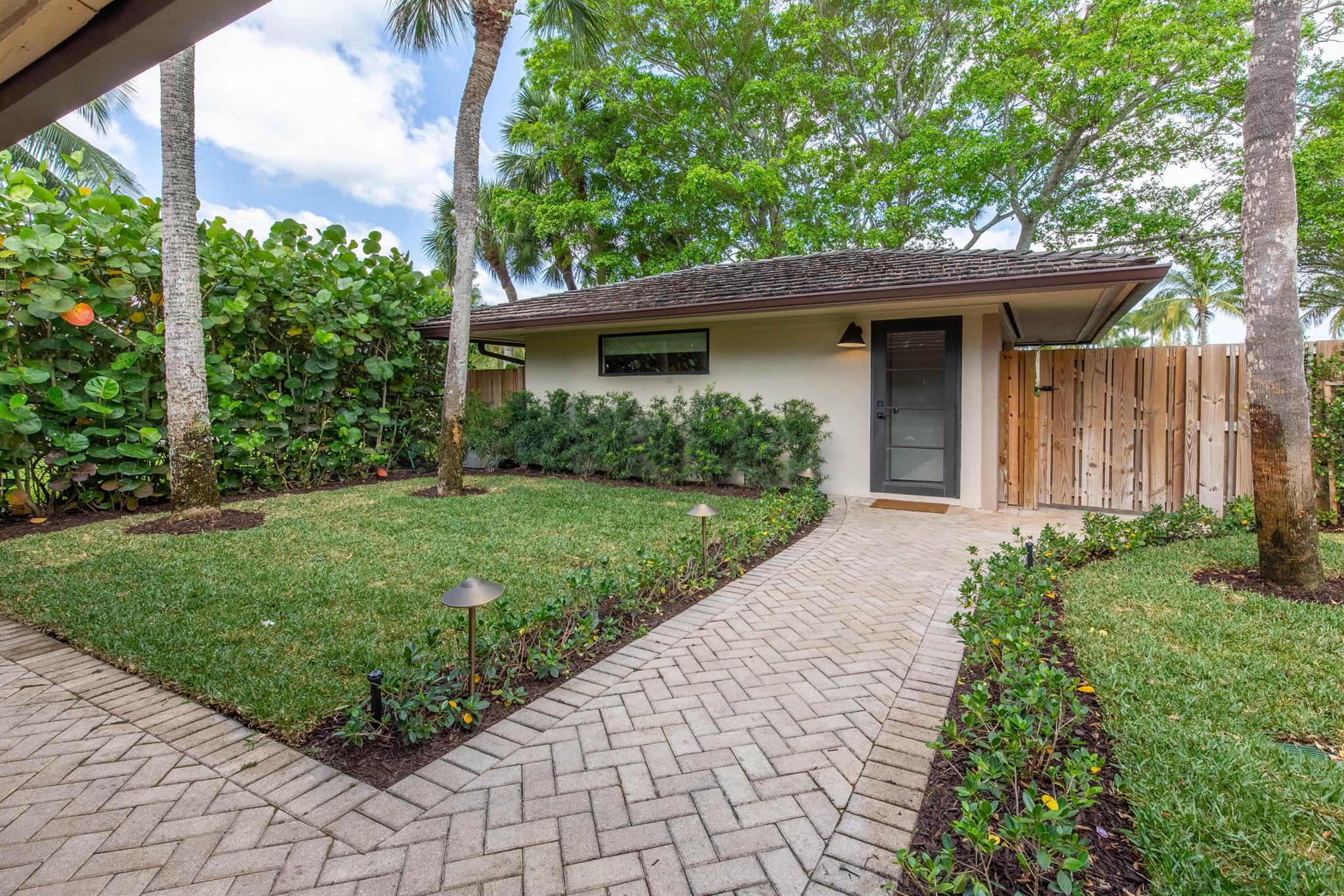 GOLF AND TENNIS VILLAGE P - Residential Lease