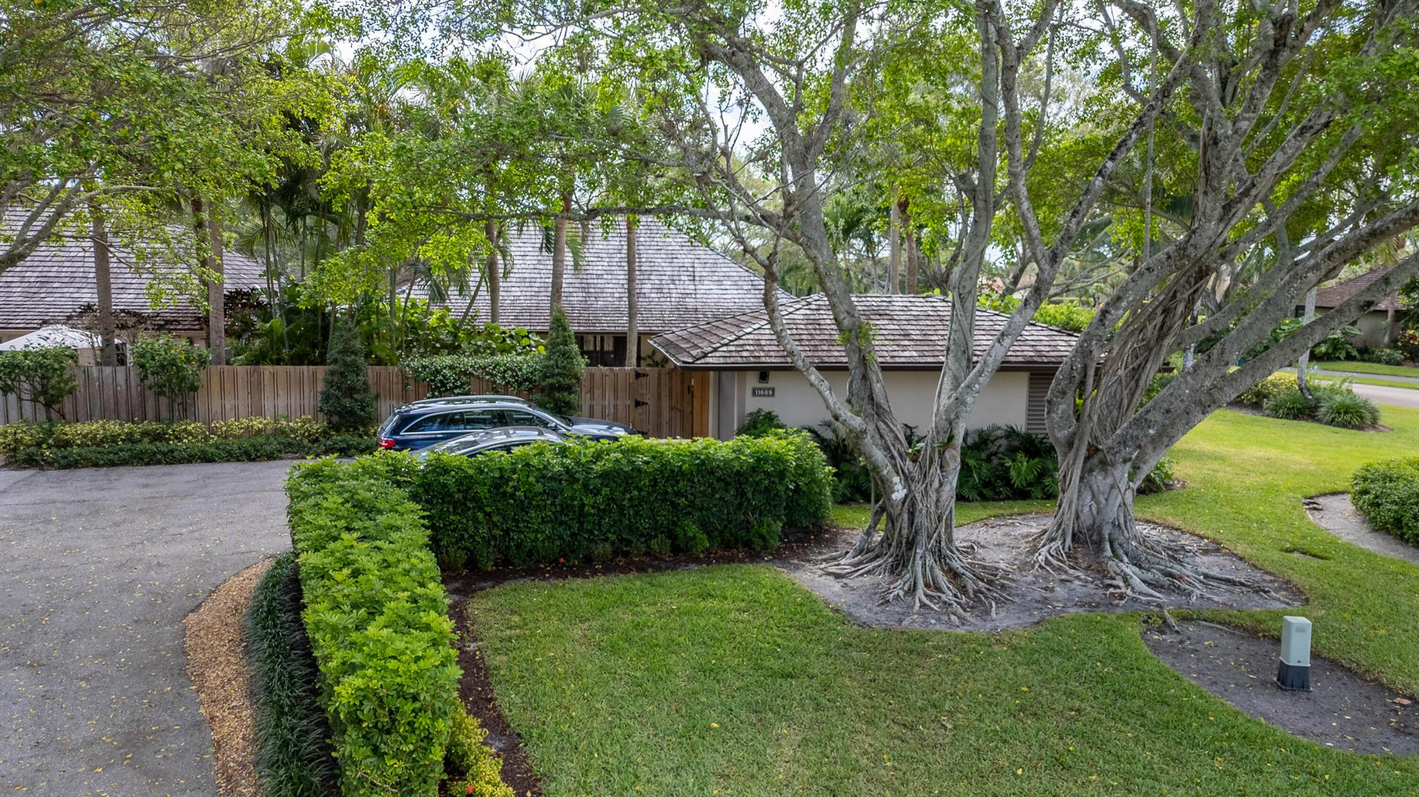 GOLF AND TENNIS VILLAGE P - Residential Lease