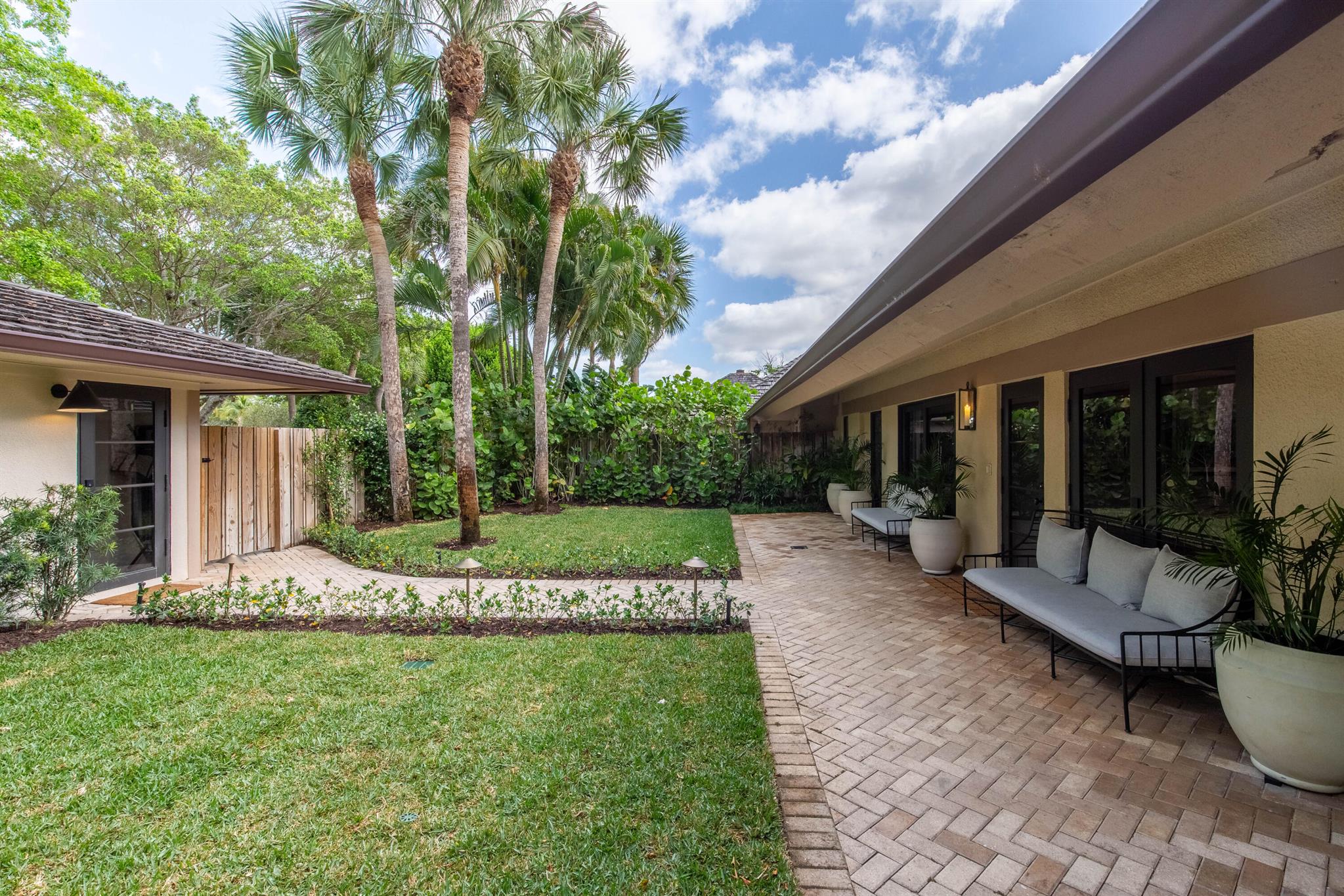 GOLF AND TENNIS VILLAGE P - Residential Lease
