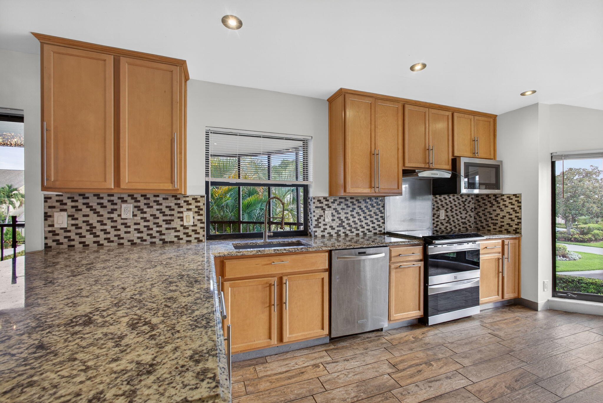 WATERBEND AT JONATHANS LANDING CONDO - Residential Lease