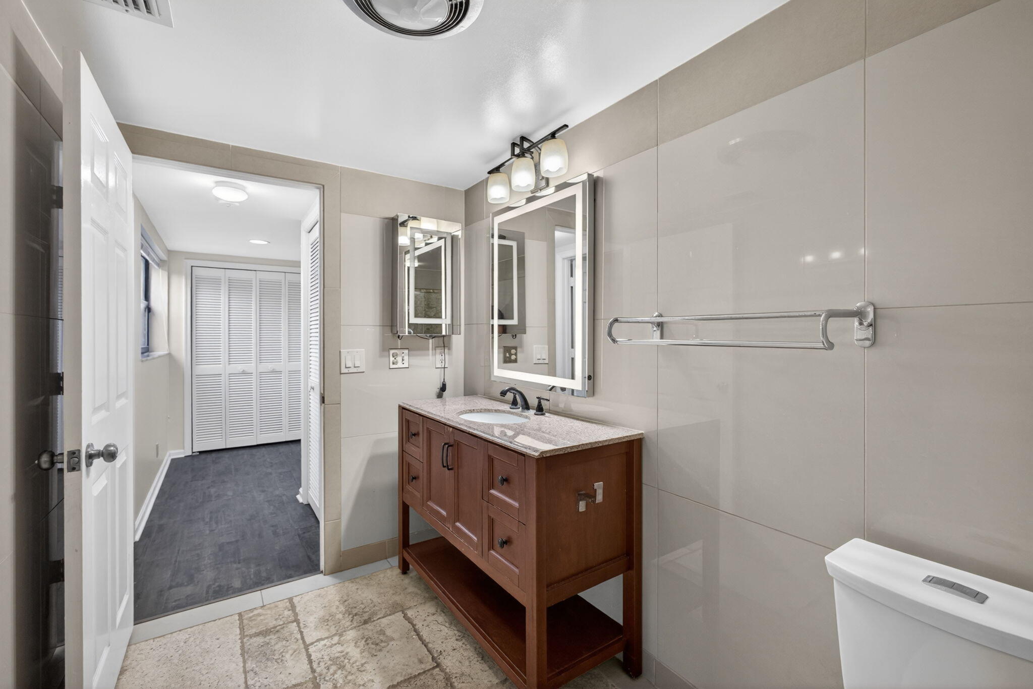 WATERBEND AT JONATHANS LANDING CONDO - Residential Lease