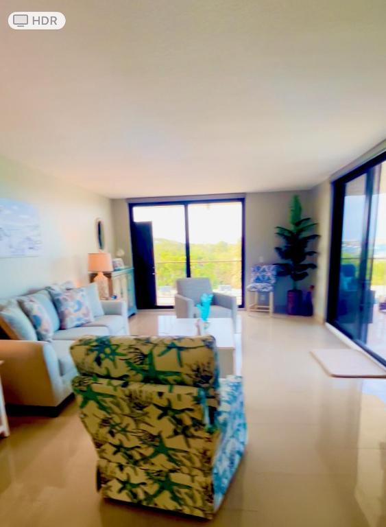 HIDDEN BANYAN CONDO - Residential Lease