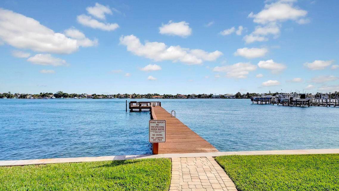 HIDDEN BANYAN CONDO - Residential Lease