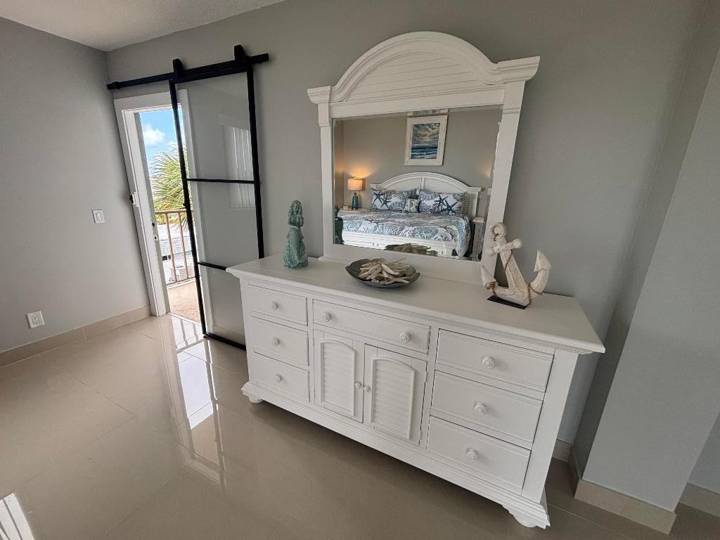 HIDDEN BANYAN CONDO - Residential Lease