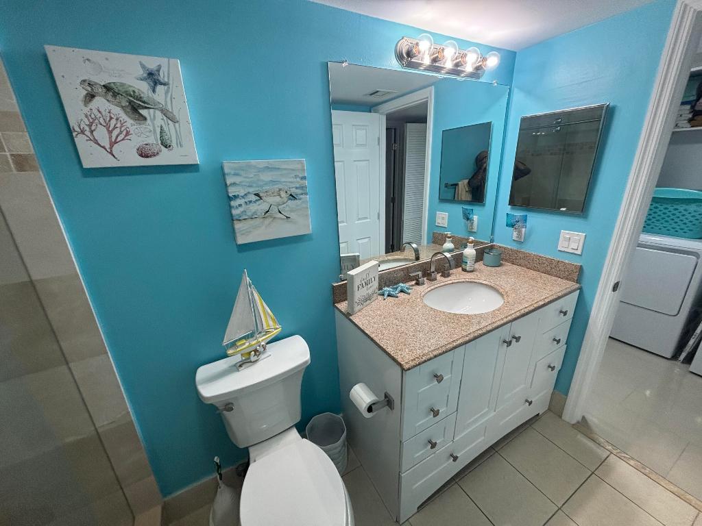 HIDDEN BANYAN CONDO - Residential Lease