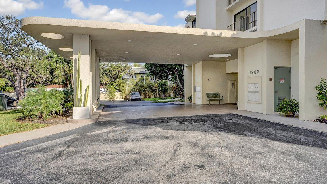 HIDDEN BANYAN CONDO - Residential Lease