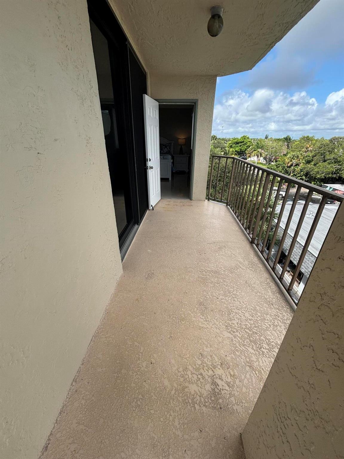 HIDDEN BANYAN CONDO - Residential Lease