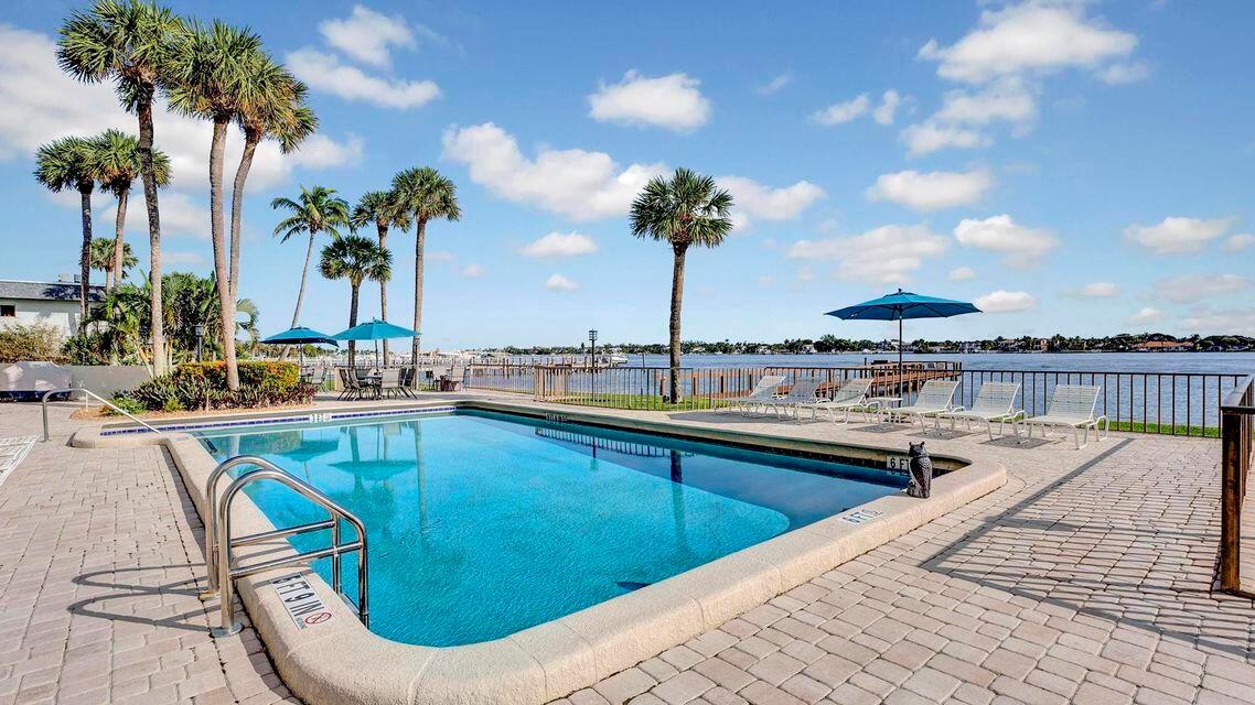 HIDDEN BANYAN CONDO - Residential Lease