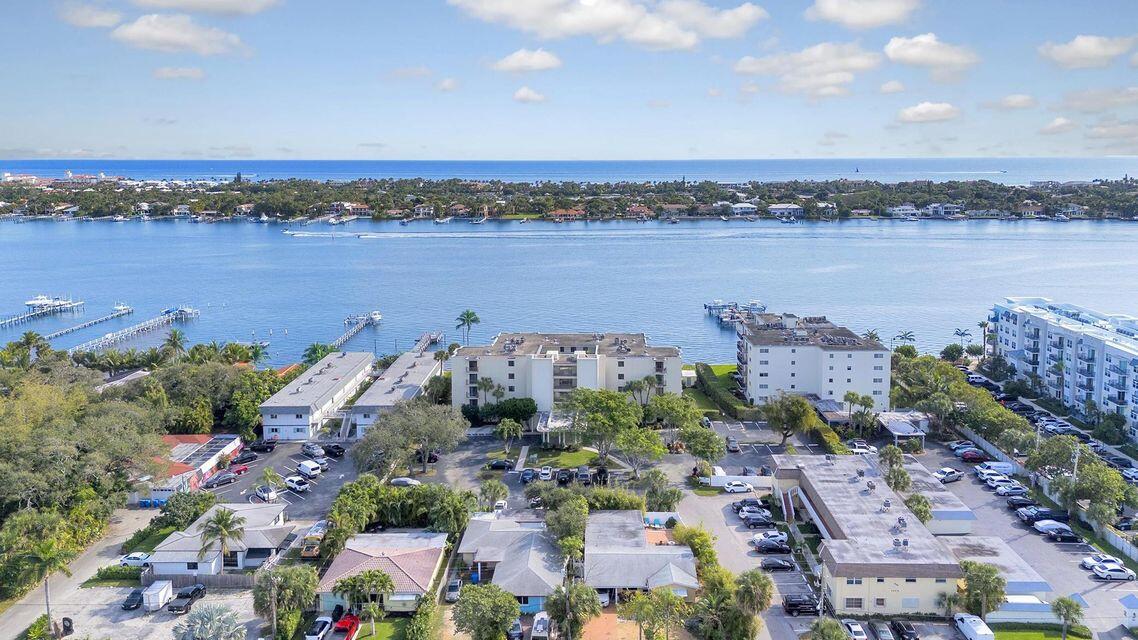 HIDDEN BANYAN CONDO - Residential Lease