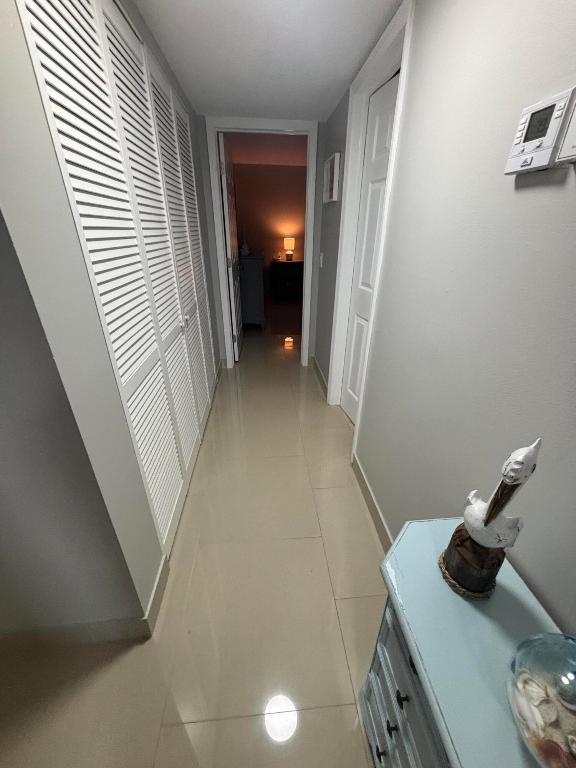 HIDDEN BANYAN CONDO - Residential Lease