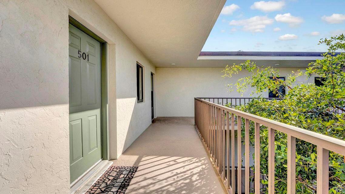 HIDDEN BANYAN CONDO - Residential Lease