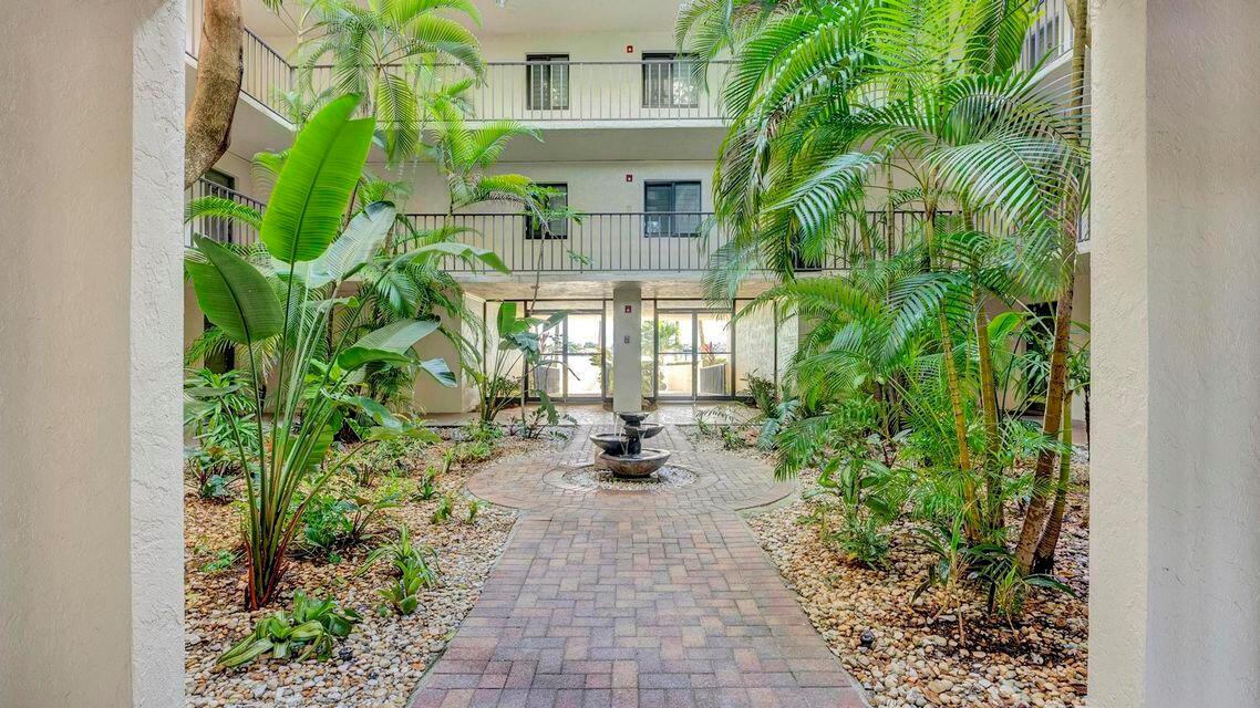 HIDDEN BANYAN CONDO - Residential Lease