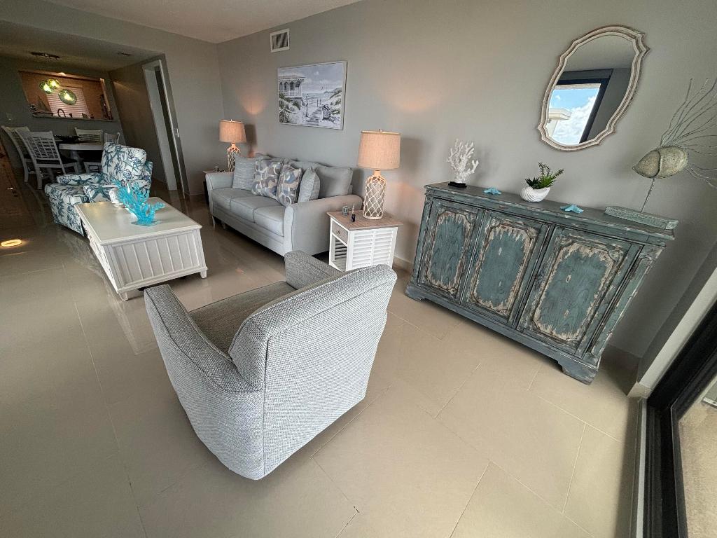 HIDDEN BANYAN CONDO - Residential Lease