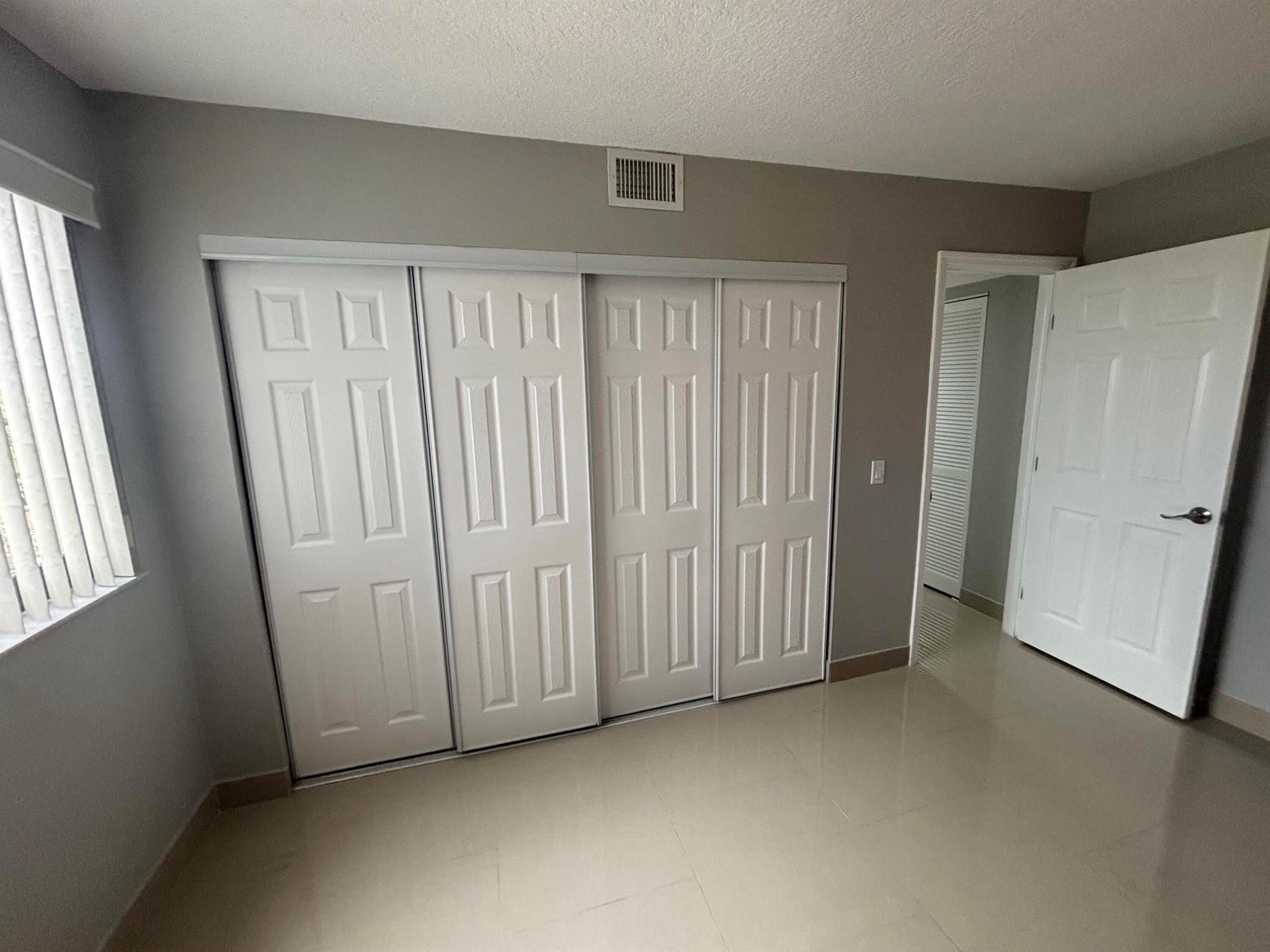 HIDDEN BANYAN CONDO - Residential Lease