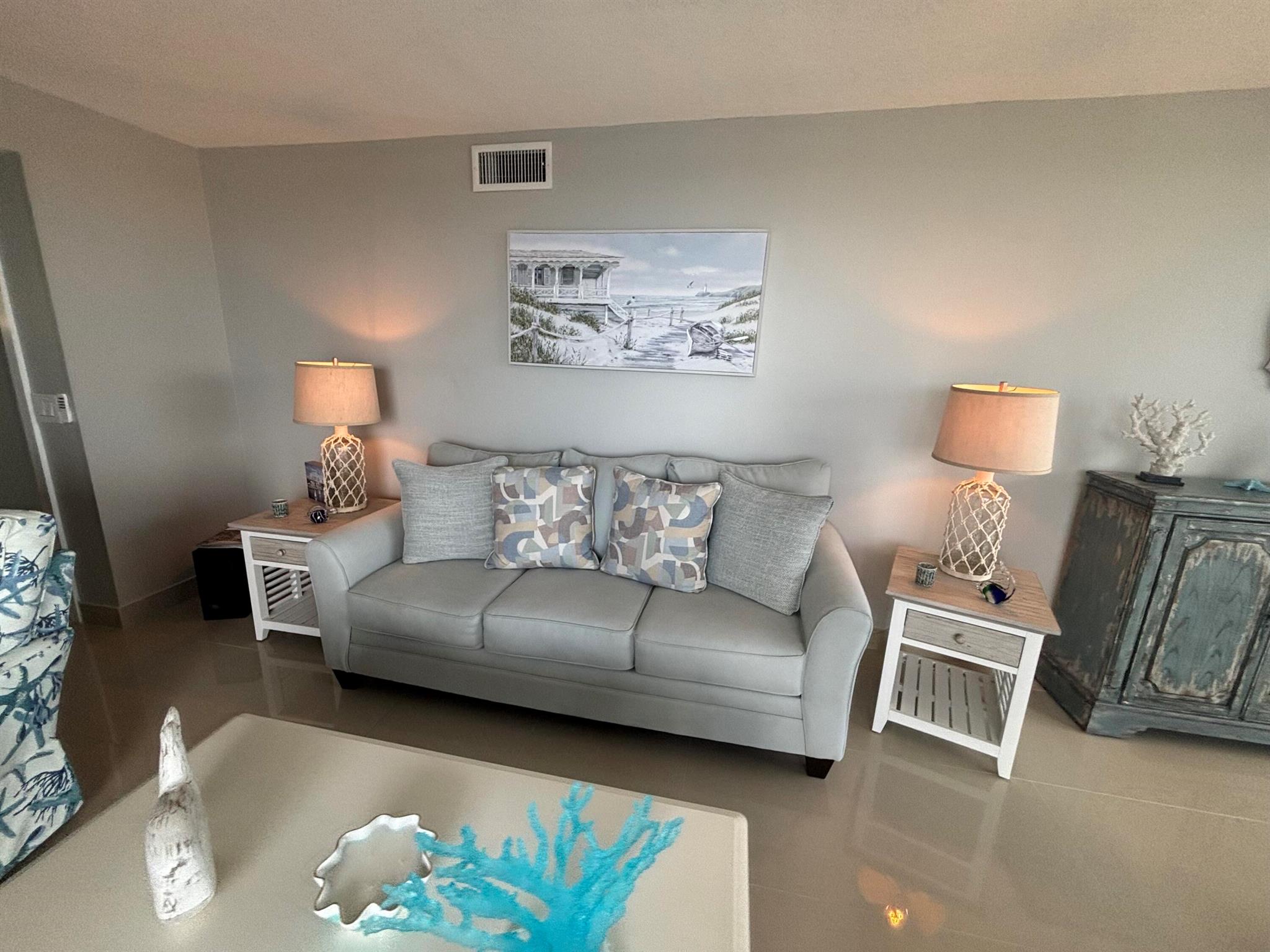 HIDDEN BANYAN CONDO - Residential Lease