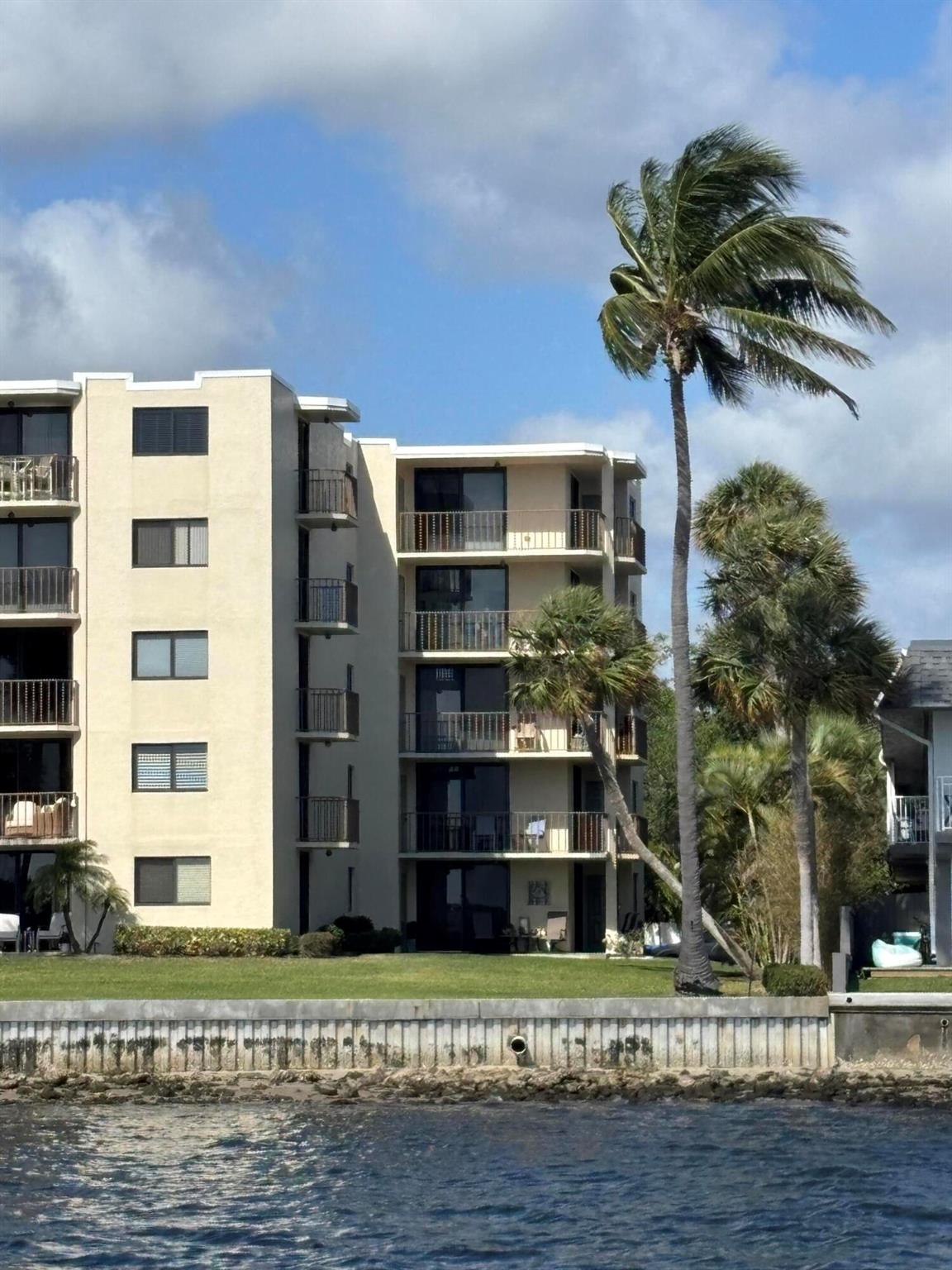 HIDDEN BANYAN CONDO - Residential Lease